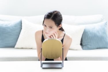 医療脱毛だけじゃない！女性の青髭を治す方法徹底ガイド